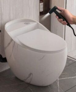 BỒN CẦU TRỨNG TRẮNG NẮP BẰNG VÂN MÂY CAO CẤP TATA BC6889
