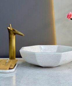 CHẬU LAVABO TRẮNG ĐẶT BÀN ĐA GIÁC ĐÁ MARPLE CAO CẤP VATO LBVT-706