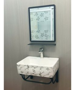 COMBO CHẬU LAVABO TREO HOẠ TIẾT + GƯƠNG KỆ GƯƠNG CAO CẤP TATA CLVB6952